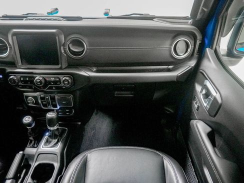 Used 2023 Jeep Wrangler Unlimited Sahara w/ Cold Weather Group AWD/4WD image 29