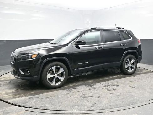 Used 2019 Jeep Cherokee Limited image 3