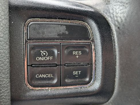 Used 2013 Dodge Grand Caravan SXT FWD image 12