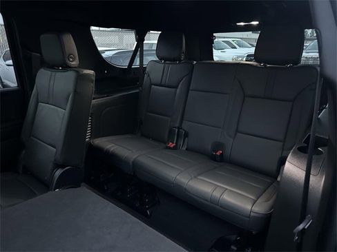 Used 2025 Chevrolet Suburban RST image 41