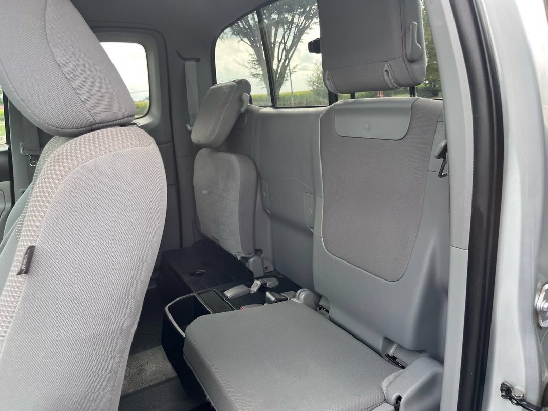 Used 2012 Toyota Tacoma 2WD Access Cab w/ Convenience Pkg image 11