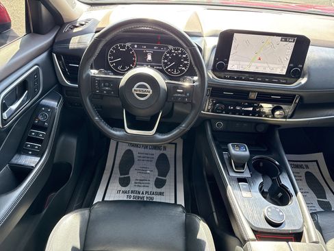 Used 2021 Nissan Rogue SL w/ Premium Package image 16