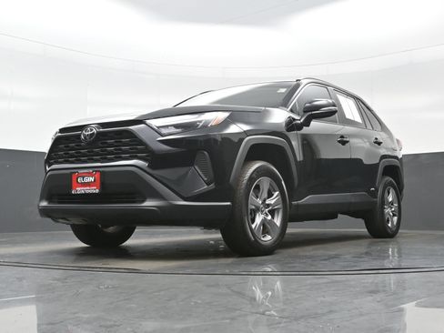 Used 2025 Toyota RAV4 XLE w/ Convenience Package AWD/4WD image 29