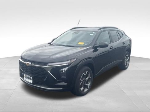 Used 2024 Chevrolet Trax LT FWD image 6