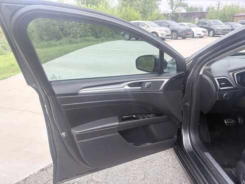 Used 2015 Ford Fusion Titanium FWD image 13
