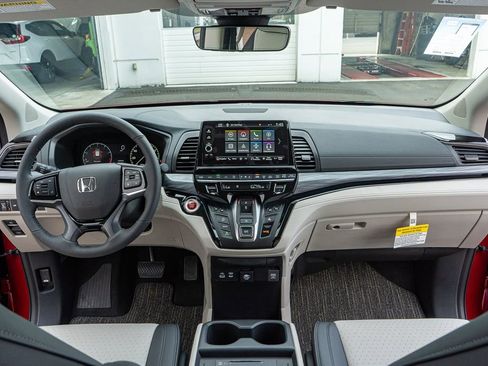 New 2026 Honda Odyssey Elite image 18