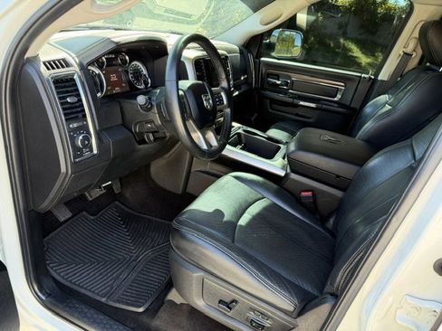 Used 2017 RAM 1500 Laramie w/ Convenience Group AWD/4WD image 12