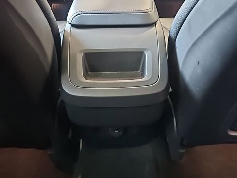 Used 2023 Volvo XC60 B5 Plus image 17