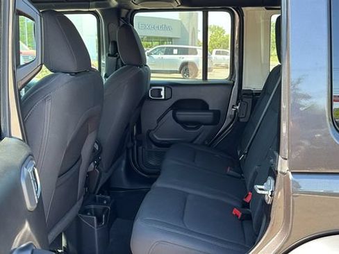 Used 2022 Jeep Wrangler Unlimited Sport AWD/4WD image 22