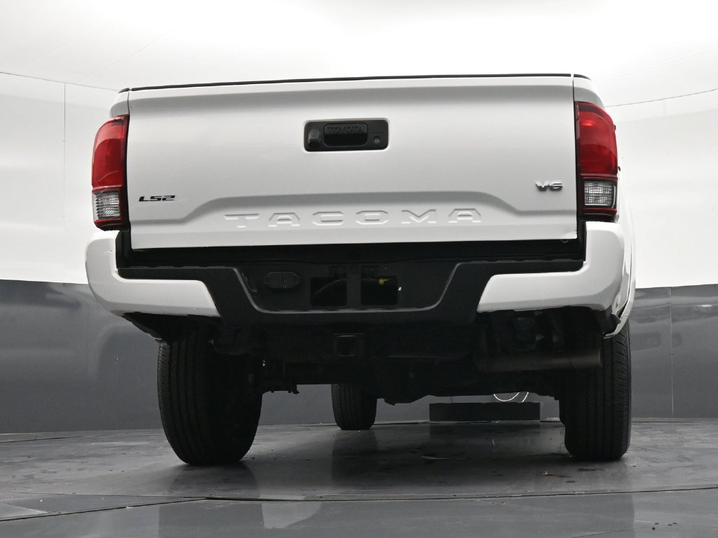 Used 2022 Toyota Tacoma SR5 w/ Technology Package RWD image 28
