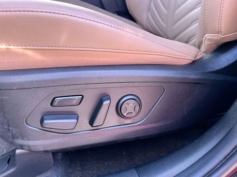 Used 2024 Kia Sorento SX Prestige w/ Olive Brown Leather Package AWD/4WD image 12
