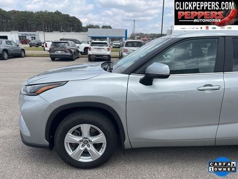 Used 2024 Toyota Highlander LE image 2