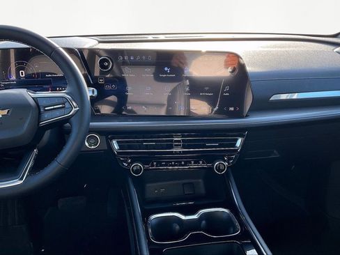 New 2026 Chevrolet Traverse LT w/ Driver Confidence Package image 7