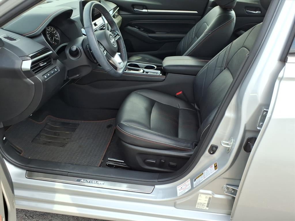 Used 2023 Nissan Altima 2.0 SR FWD image 12