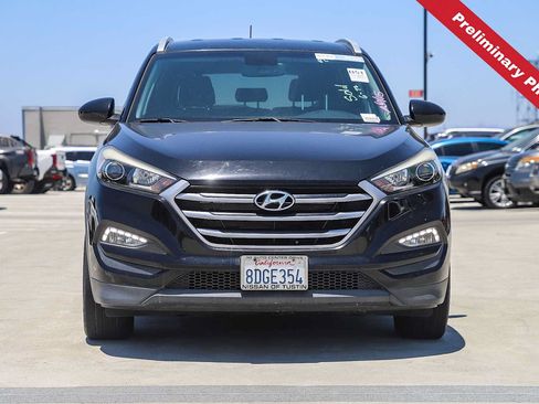 Used 2017 Hyundai Tucson SE FWD image 2