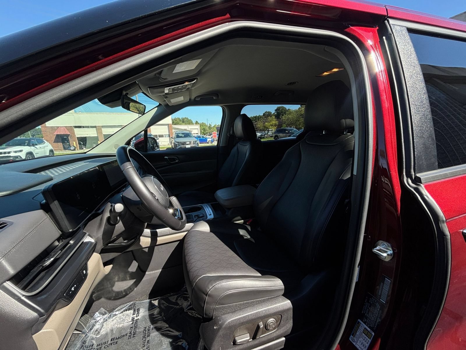 Used 2026 Kia Carnival FWD image 28