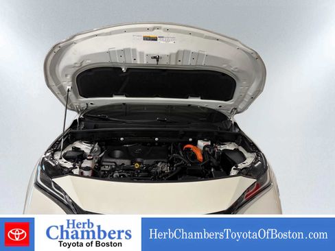 Used 2022 Toyota Venza XLE AWD/4WD image 8