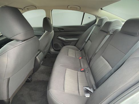 Used 2024 Nissan Altima 2.5 SV AWD/4WD image 34