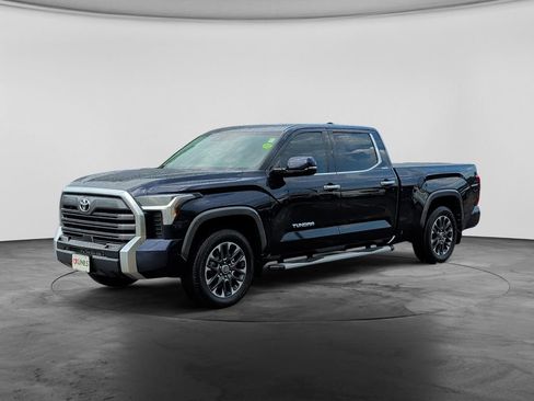 Used 2022 Toyota Tundra Limited w/ Power Package AWD/4WD image 3