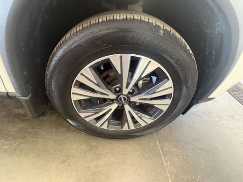 Used 2023 Nissan Rogue SV w/ SV Premium B Package AWD/4WD image 13