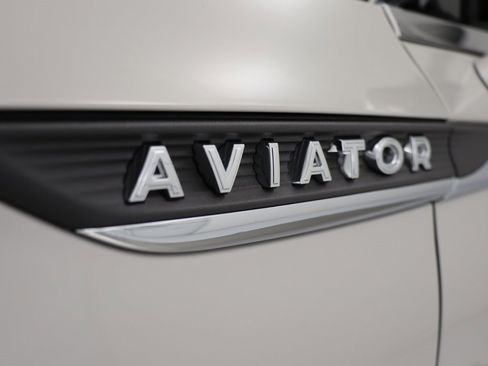 Used 2022 Lincoln Aviator Reserve image 29