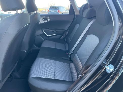 Used 2025 Kia Soul LX w/ LX Technology Package image 25