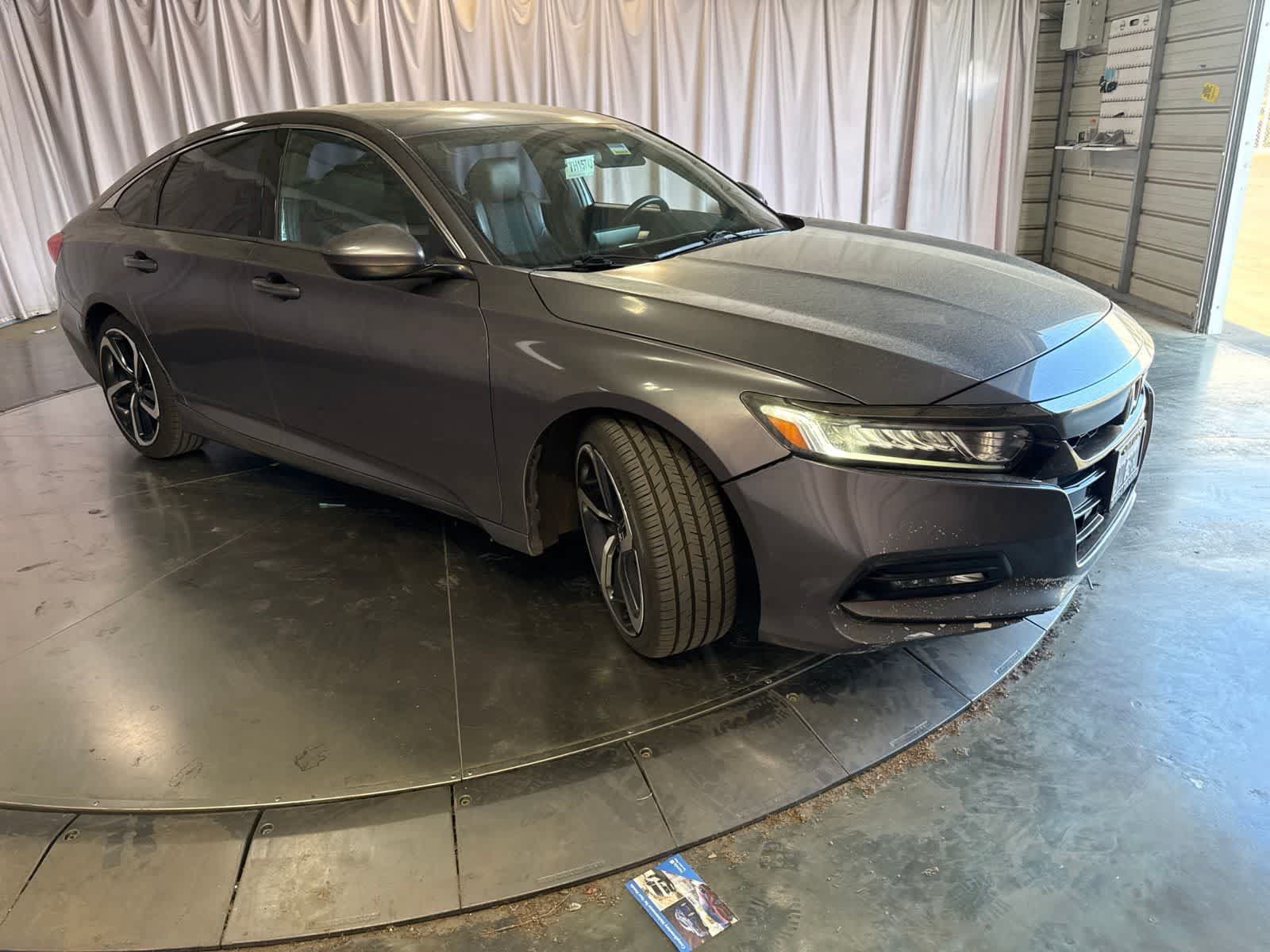 Used 2018 Honda Accord Sport image 2