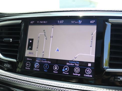 Used 2020 Chrysler Pacifica Limited FWD image 14