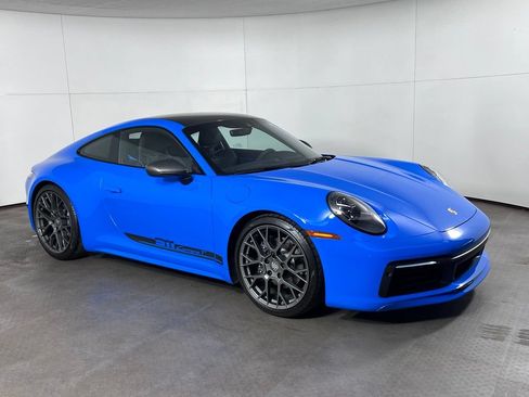 Certified 2024 Porsche 911 Carrera T RWD image 9