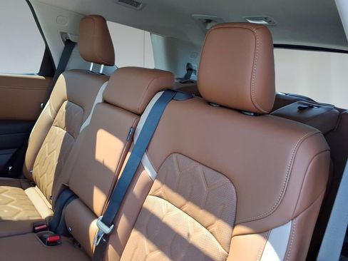 New 2026 Nissan Pathfinder Platinum w/ Cargo Package AWD/4WD image 12
