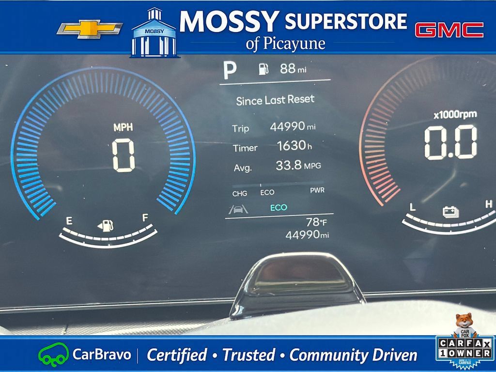 Used 2025 Hyundai Santa Fe SEL FWD image 18