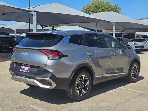 Used 2025 Kia Sportage LX image 5