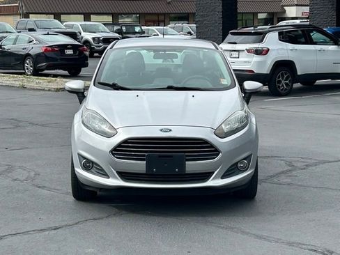 Used 2014 Ford Fiesta SE w/ Equipment Group 201A FWD image 10