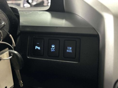 Used 2015 Toyota Tundra Platinum image 34