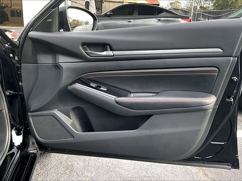 Used 2023 Nissan Altima 2.5 SR image 26