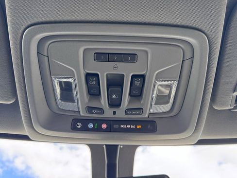 Used 2022 Chevrolet Silverado 2500 LTZ w/ LTZ Convenience Package image 35