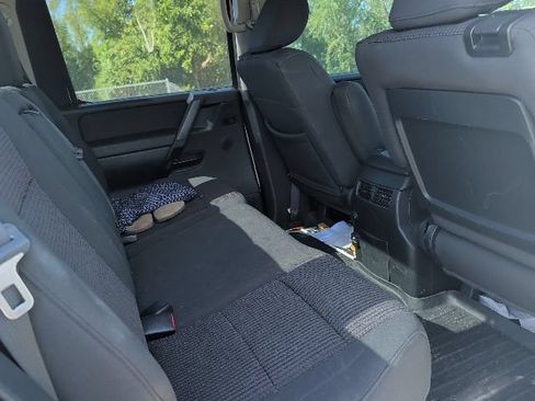 Used 2014 Nissan Titan SV w/ SV Value Truck Package AWD/4WD image 10