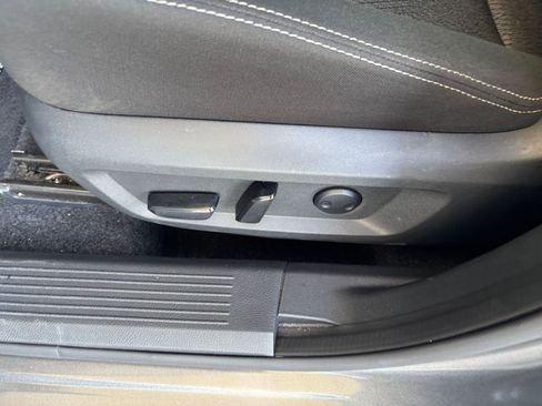 Used 2025 Nissan Rogue SV AWD/4WD image 22
