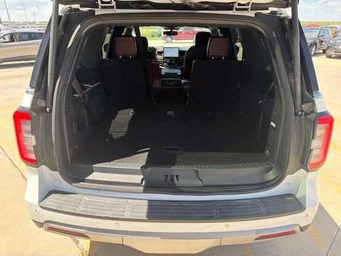 Used 2023 Ford Expedition Limited AWD/4WD image 25