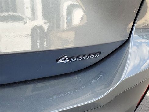 New 2025 Volkswagen Tiguan SE image 7