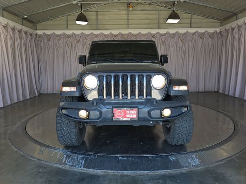 Used 2019 Jeep Wrangler Unlimited Sahara AWD/4WD image 11