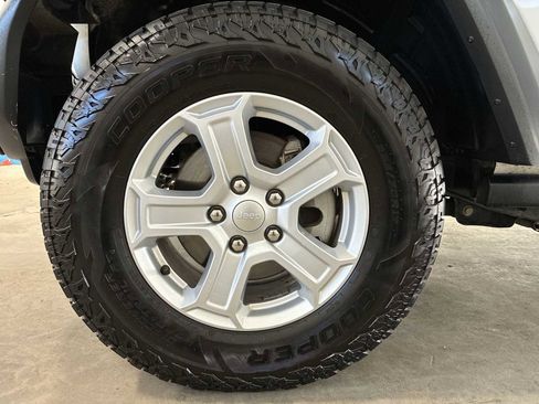 Certified 2019 Jeep Wrangler Unlimited Sport S image 19