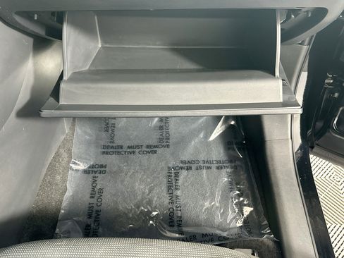 Certified 2025 Toyota RAV4 LE FWD image 31