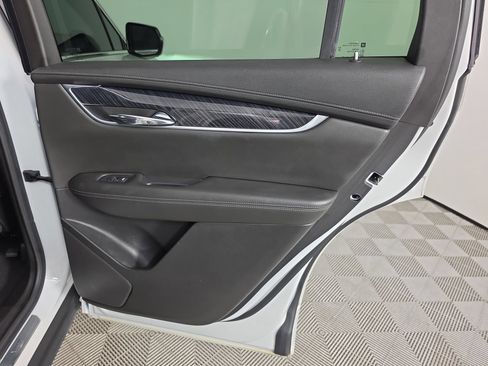 Used 2021 Cadillac XT6 Premium Luxury FWD image 41