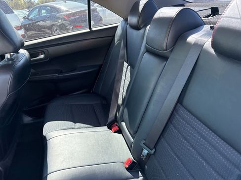Used 2015 Toyota Camry SE image 17