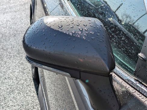 Used 2023 Toyota Camry SE image 11