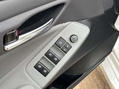 Used 2021 Toyota Avalon XLE w/ Moonroof Package FWD image 15