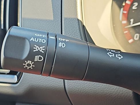 Used 2025 Nissan Frontier PRO-4X image 29