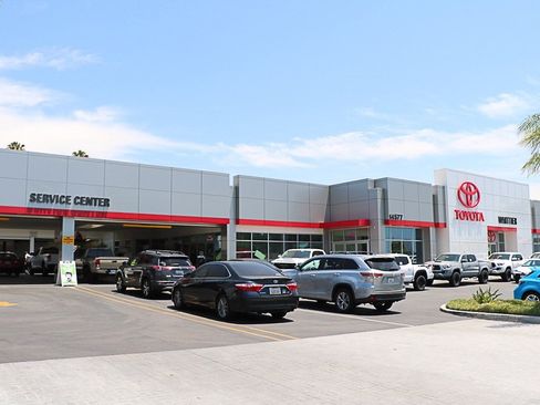 Certified 2025 Toyota Sienna XSE image 40