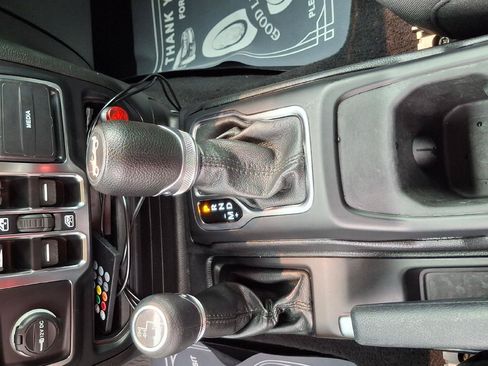 Used 2019 Jeep Wrangler Unlimited Sport S AWD/4WD image 15